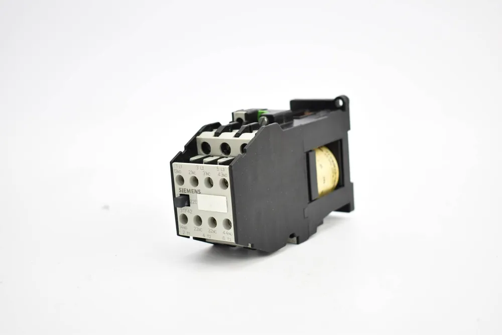 Abverkauf Siemens Schütz 24V Spulenspannung Contactor 3TF4222-0B
