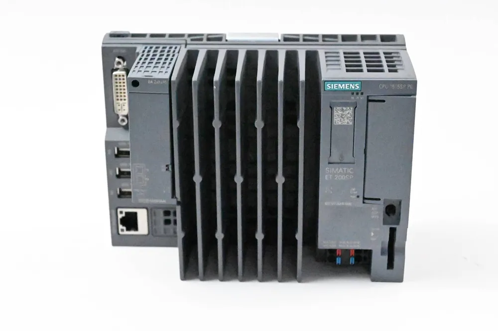 Abverkauf Siemens Simatic ET 200SP CPU 1515SP 6ES7677-2AA40-0AA0 / 6ES7 677-2AA40-0AA0 E2